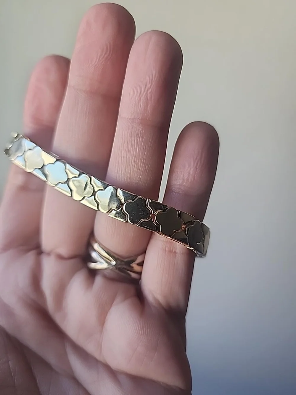 Gold Clover Link Bracelet - Women's Fashion Bracelet